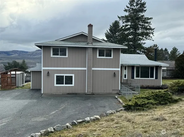 111 W Hale Avenue, Omak, WA 98841