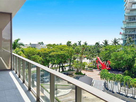 3rd image of 2655 S Bayshore Dr APT 405
