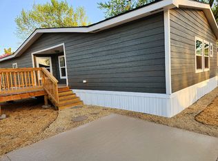 64 Emery Pl, Manhattan, KS 66502