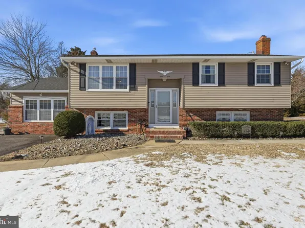 55 Plymouth Rd, Hammonton, NJ 08037