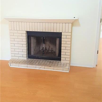 4th image of 12281 Londonderry Ln