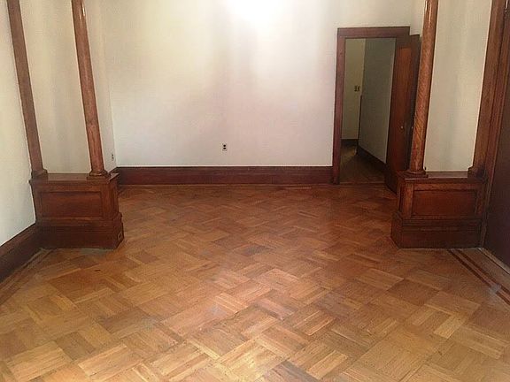 2nd image of 543 4th St APT 1R