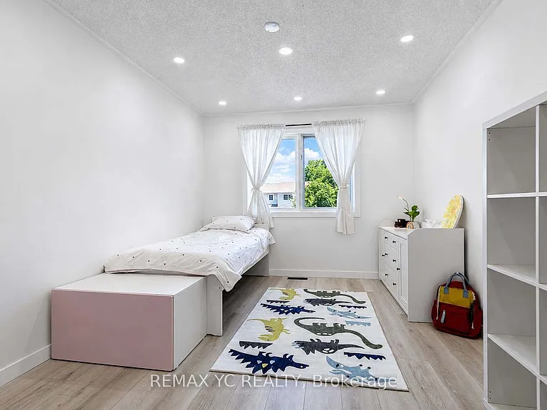 38 Pickett Cres — Photo 14