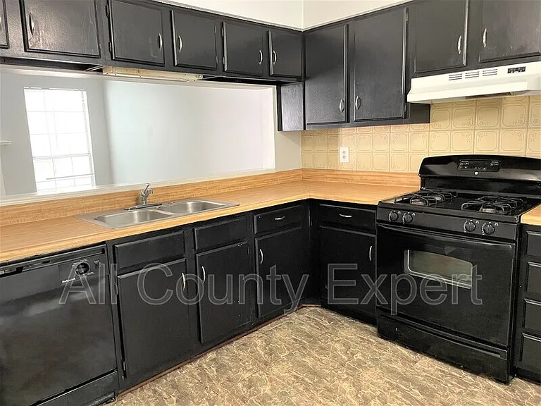 3089 Revere Ct — Photo 3