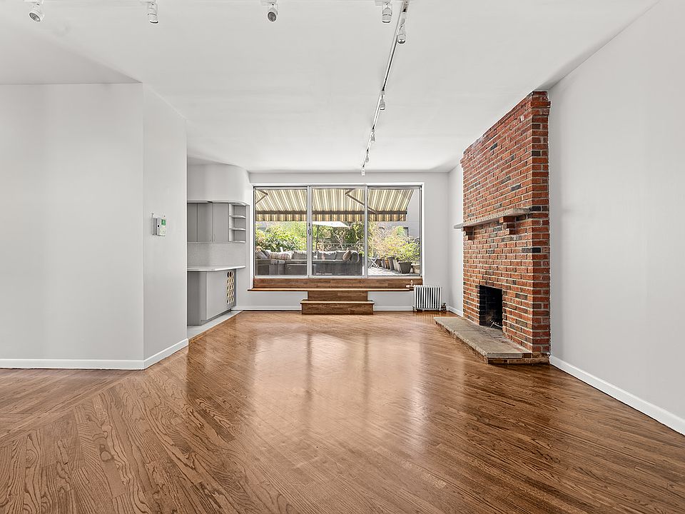 1st image of 212 W 15th St Unit Penthouse
