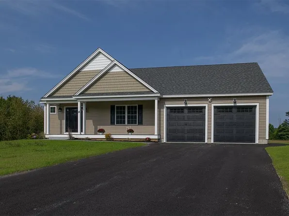 18 Diane Lane, Sandown, NH 03873