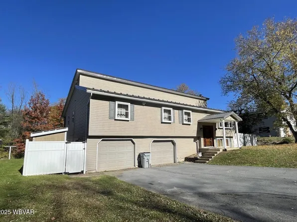 12 Park Dr, Lock Haven, PA 17745