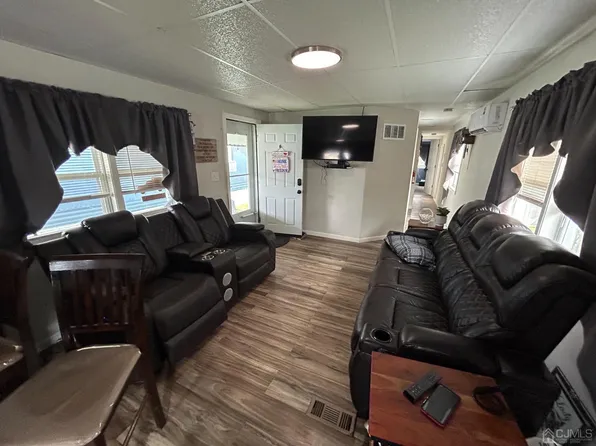 26 Dalbert St Trailer N9, Carteret, NJ 07008