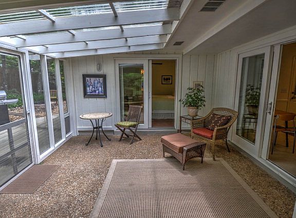 4th image of 2301 Heritage Dr