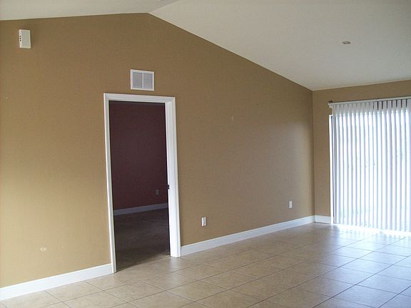 3rd image of 3318 24th St W Unit 2