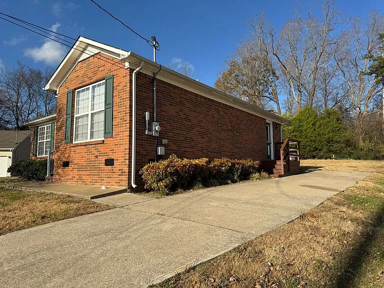 828 Mulberry Dr — Photo 28