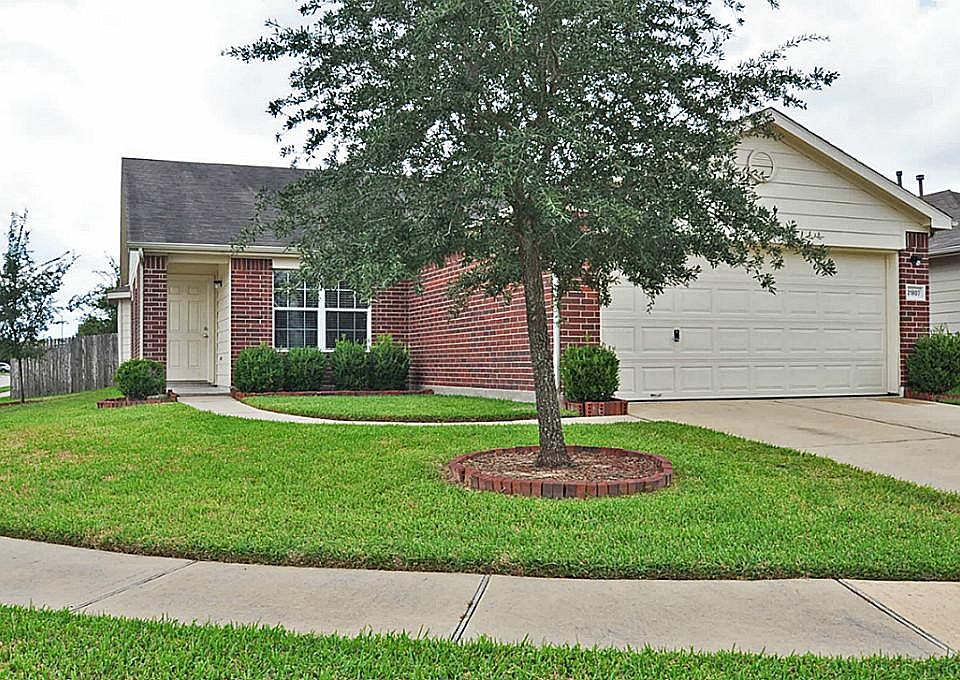 1st image of 21807 Haven Cove Ln