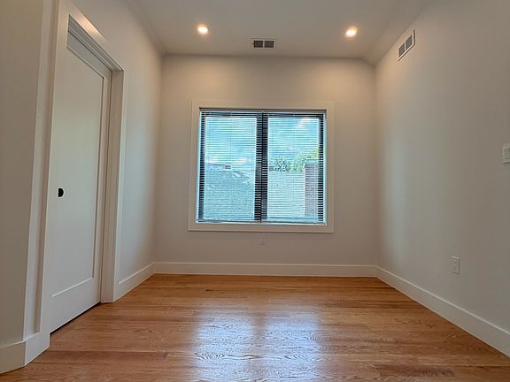 3rd image of 25 Greycliff Rd #1