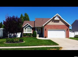 1154 W 1520 N, Clinton, UT 84015