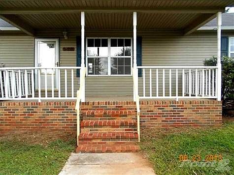 4th image of 479 Tyler Dr