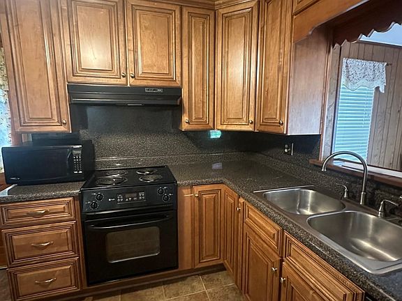 4th image of 835 Sherwood Forest Dr
