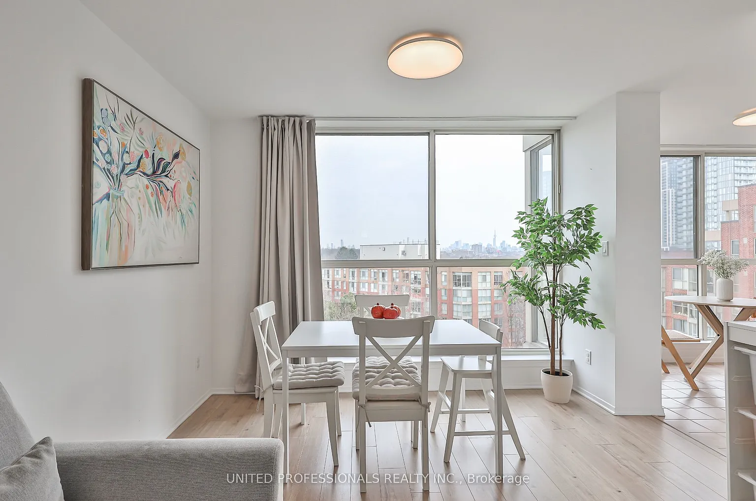 22 Southport St #828 photo 1