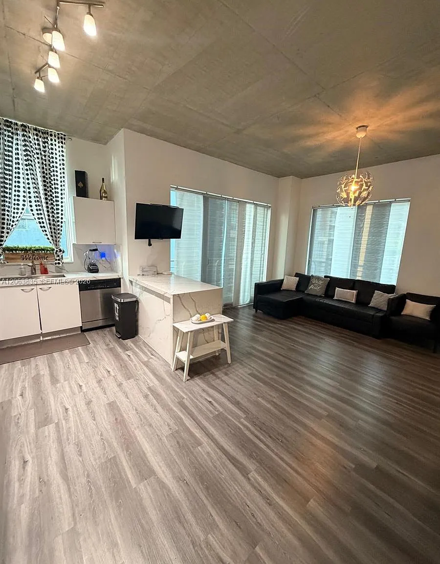 The Loft Downtown Ii Cond — Photo 2