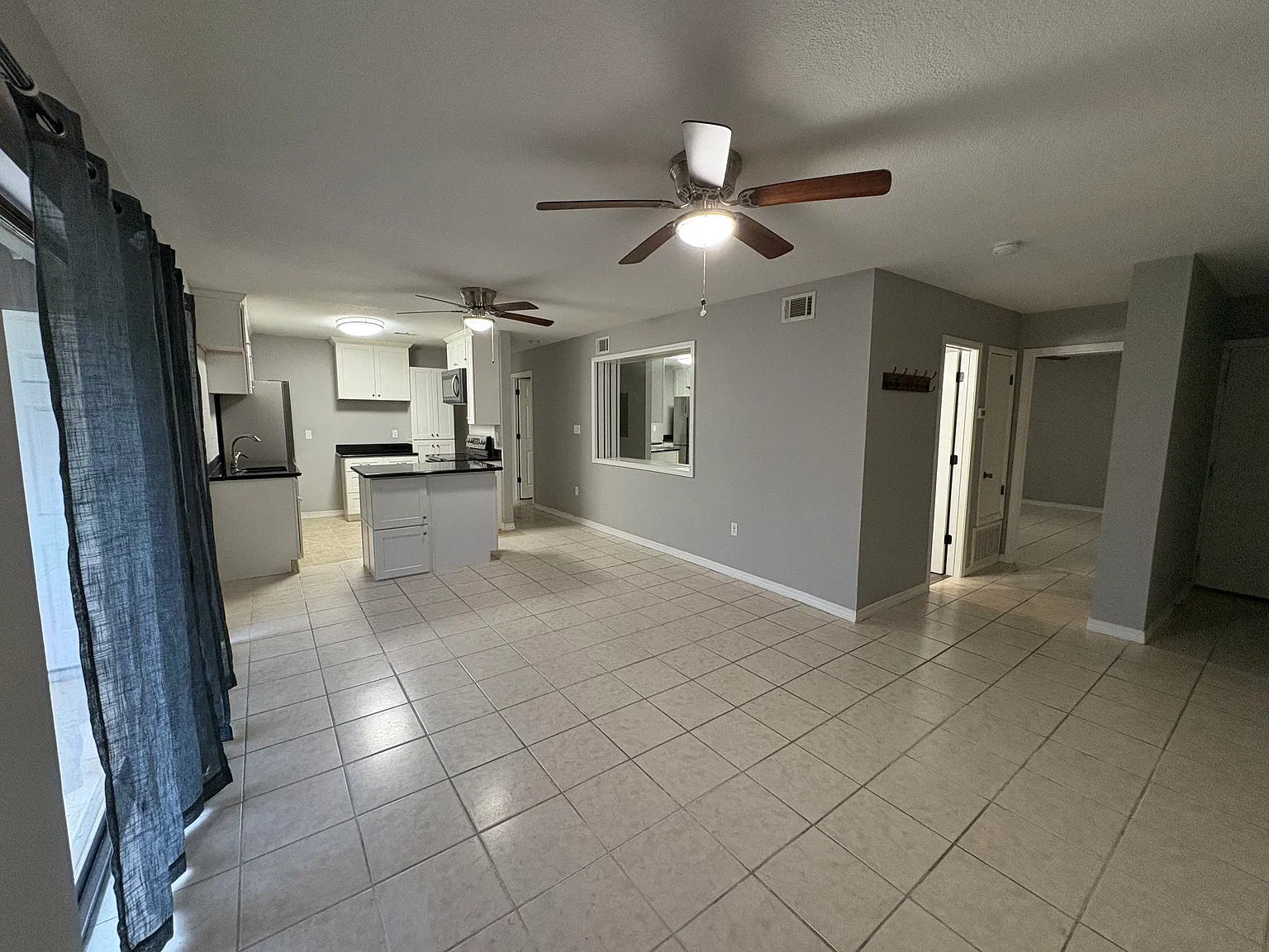 2 bed, 1000 sqft, $1,650 — Photo 3