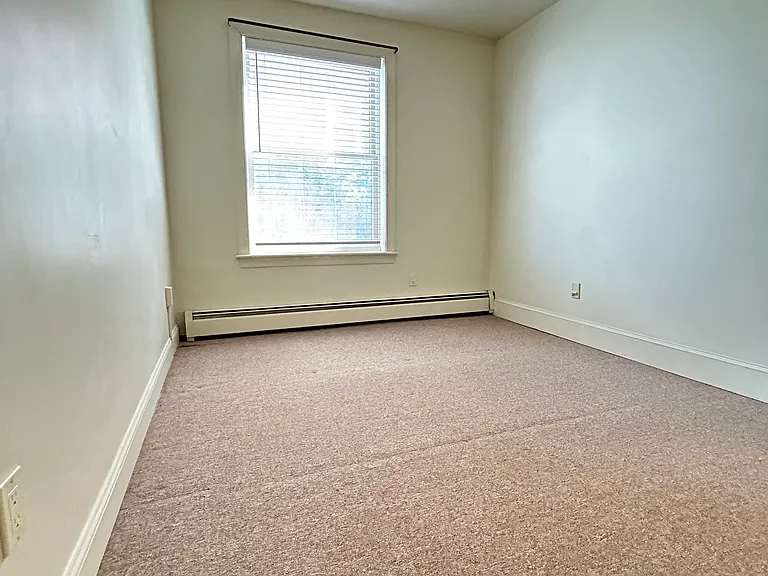 434 W Walnut St — Photo 13