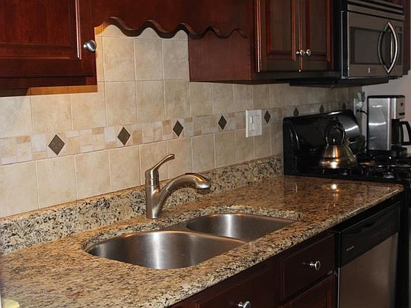 3rd image of 220 E White Oak St