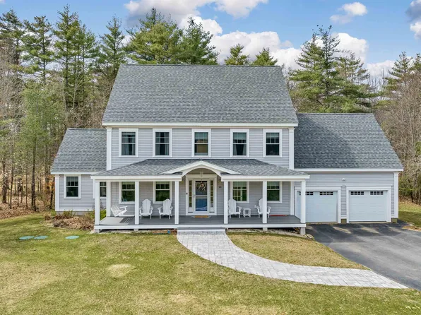 26 Chestnut Way, Lee, NH 03861