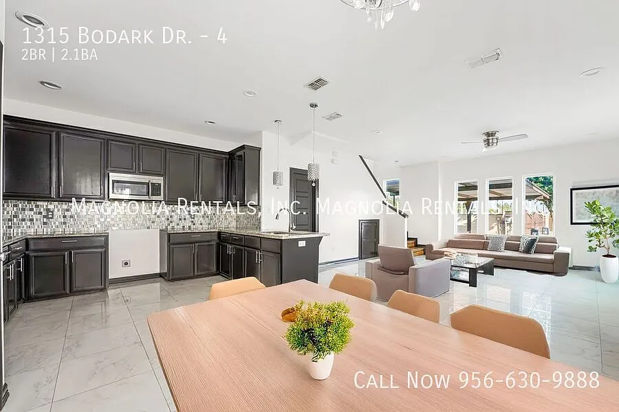 Building Photo - 1315 Bodark Dr #4