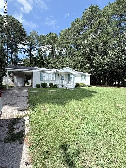 3 bed, 1.5 bath, 1251 sqft, $1,800 — Photo 1