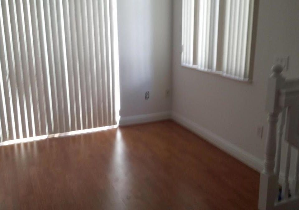 2nd image of 529 NW 39th Cir