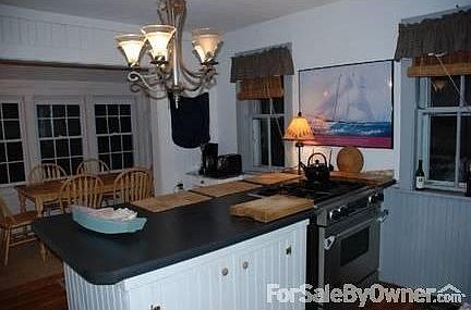 Kitchen eating area
						:
						Jennair top of line stove, gas/electric, 
All electrical updated,