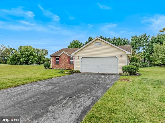 4th image of 262 Maplewood Ct