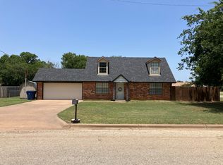 1111 Shawnee St, Graham, TX 76450