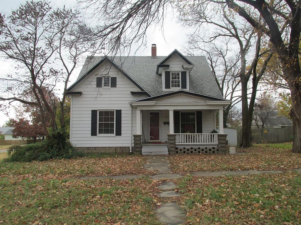 1st image of 322 NE 11th St
