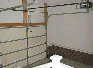 317 Primrose Ln — Photo 2