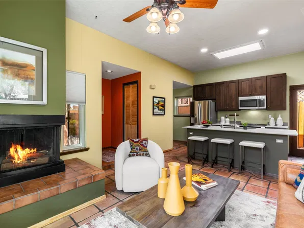 917 Placita Chaco, Santa Fe, NM 87505