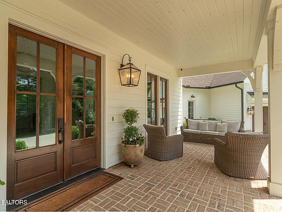 3rd image of 6701 Ridgerock Ln