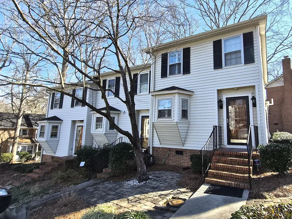 900 N Main St #19