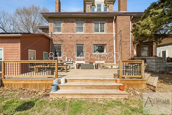 2924 Harrison St — Photo 10