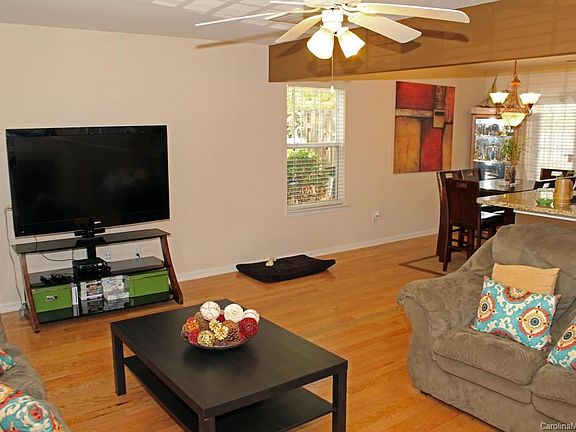 5th image of 4438 Cochran Farm Ln #1