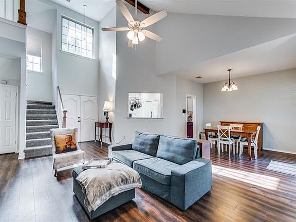 3rd image of 2308 Roanoke Cir