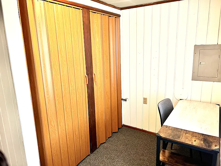 6829 Waveland Ave — Photo 22