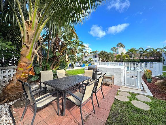 3rd image of 2815 NE 33rd Avenue #106