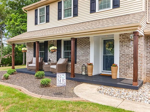 4th image of 4775 White Oak Cir