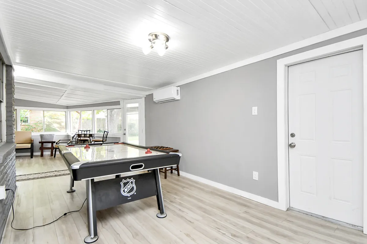 Building Photo - Arboles Dr