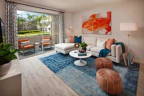 Aliso Town Center Apartment Homes — Photo 6