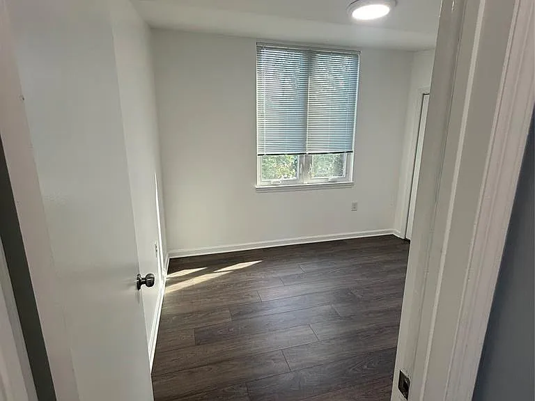 310 Passaic Ave — Photo 7