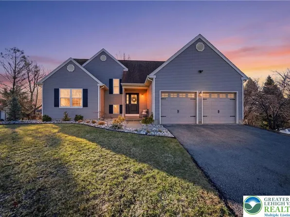 3220 Carbon St, Whitehall, PA 18052