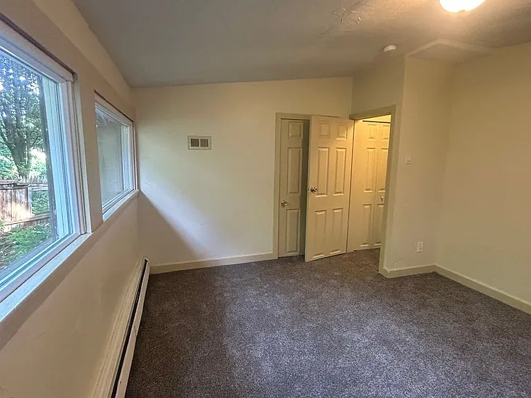 5683 Creekview Rd — Photo 10