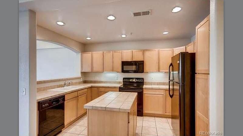 1st image of 1727 N Pearl St APT 207