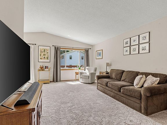3rd image of 4543 Margaret St